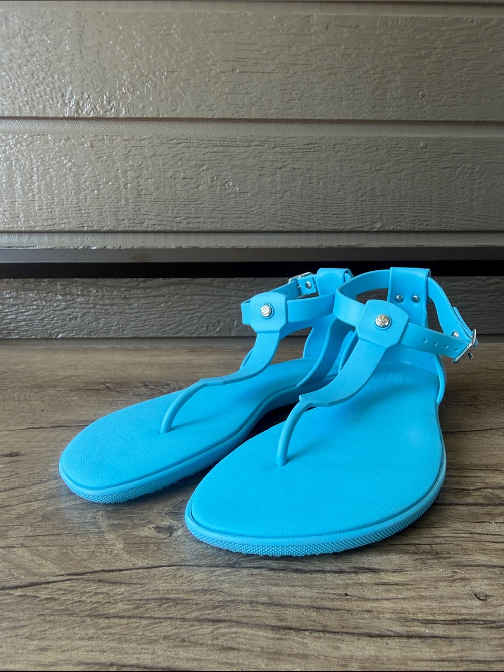 Hunter Rubber Women’s Aqua Blue T-Strap Sandals size US 9/ UK 7/ EU 41